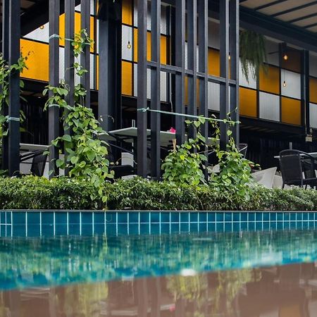 Blue Lagoon Hotel Chiang Rai Buitenkant foto